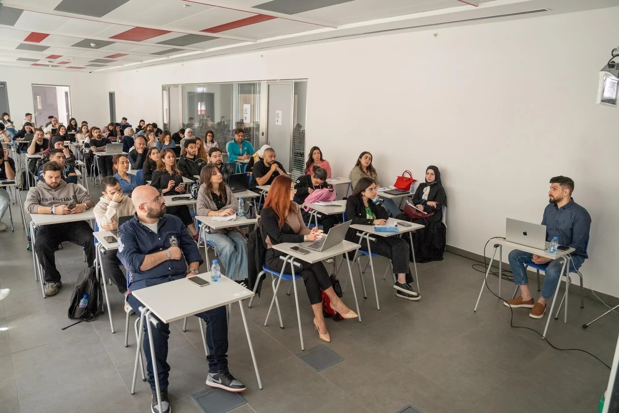 A full classroom at a Talentdu program session